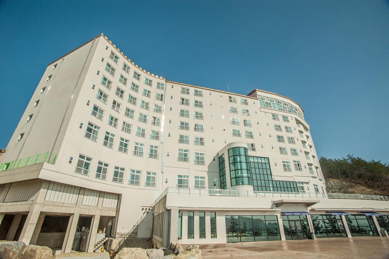 วันเนส รีสอร์ต Hotel Wando ภายนอก รูปภาพ